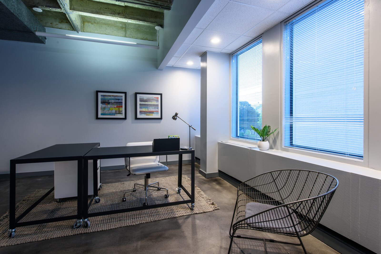 Available finished spec suite office space in Downtown Oak Park :: 1010 Lake Street, Oak Park, IL